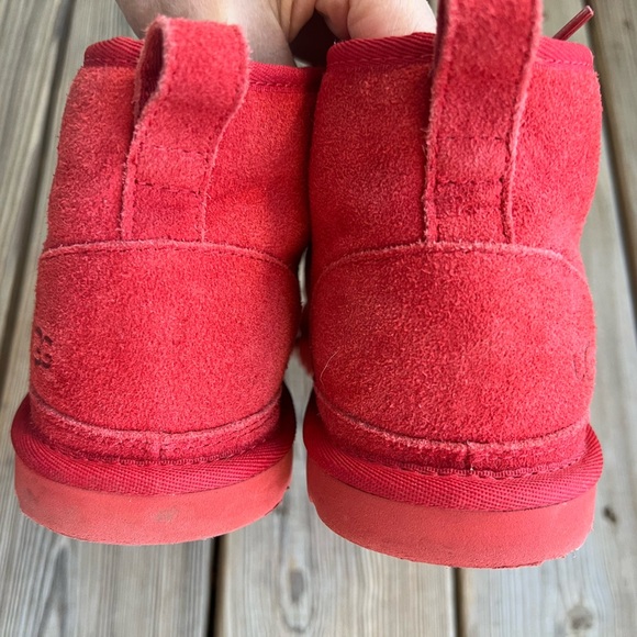 UGG Red Chukka Neumel Boots Red Suede Shearling Fur Lined Women’s Sz 6 - Picture 7 of 11